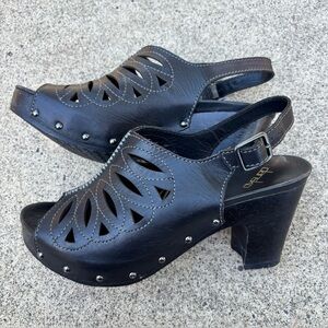 Dansko Women’s Rowena Black Leather Open Toe Slingback Clog Sandals